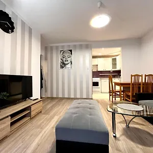 https://charmig-apartment.krakowhotelspoland.com