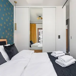 https://ecru-port-praski-stylish-apartment-near-old-town.warsawhotelspoland.com